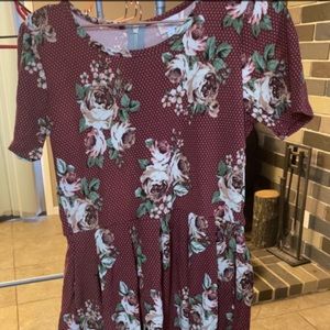 Lularoe Amelia maroon and cream no rips stains or tears with pockets